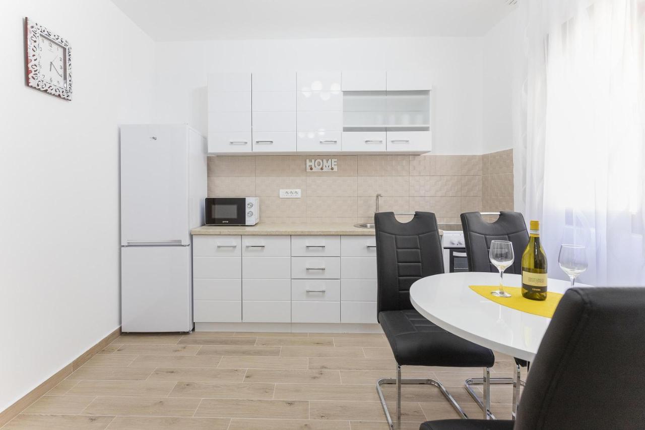 Muo Sea Front Apartments Kotor Luaran gambar