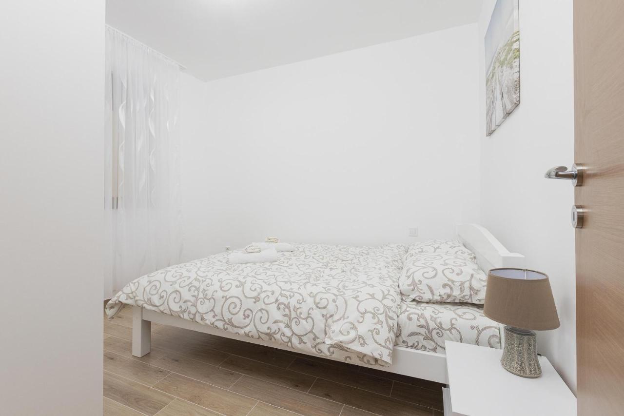Muo Sea Front Apartments Kotor Luaran gambar