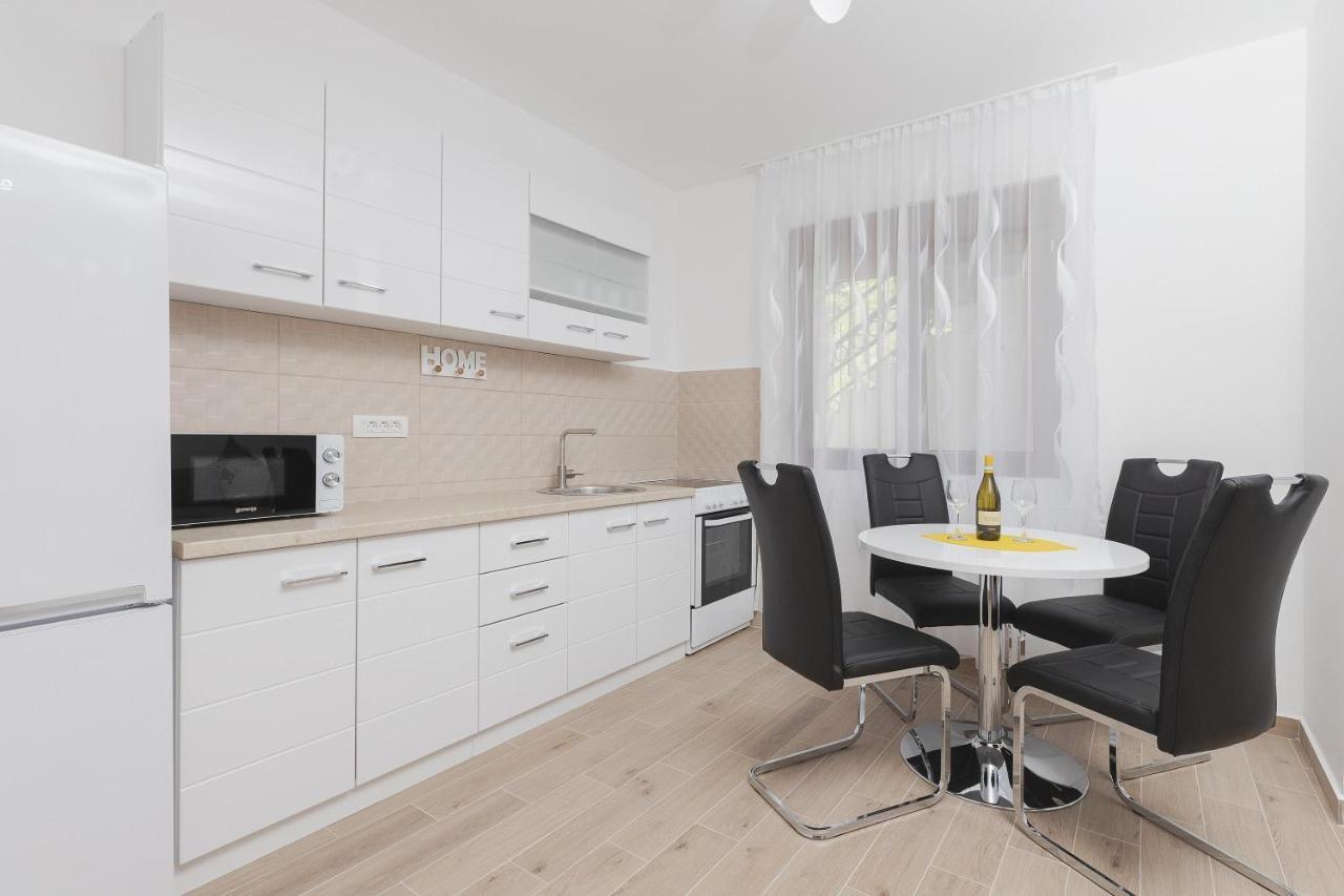Muo Sea Front Apartments Kotor Luaran gambar