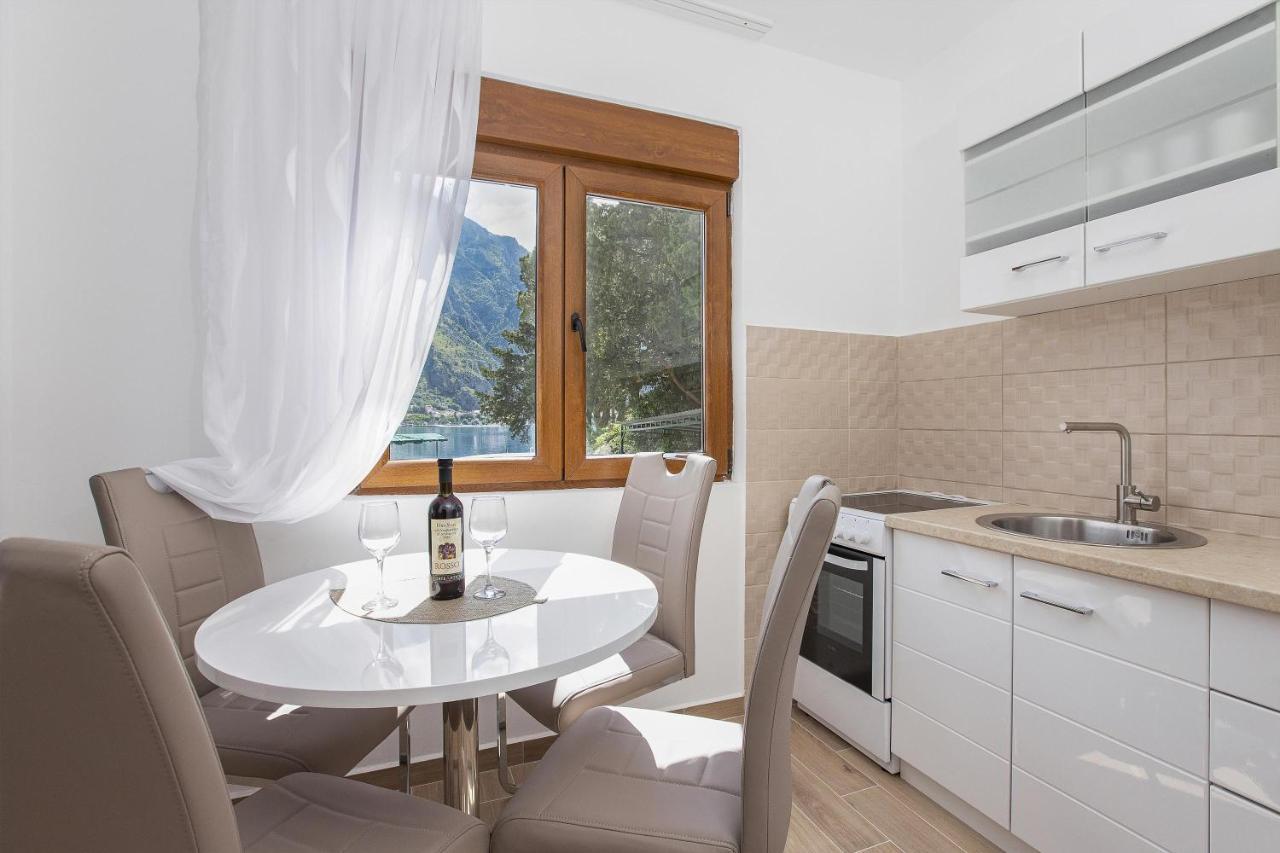 Muo Sea Front Apartments Kotor Luaran gambar