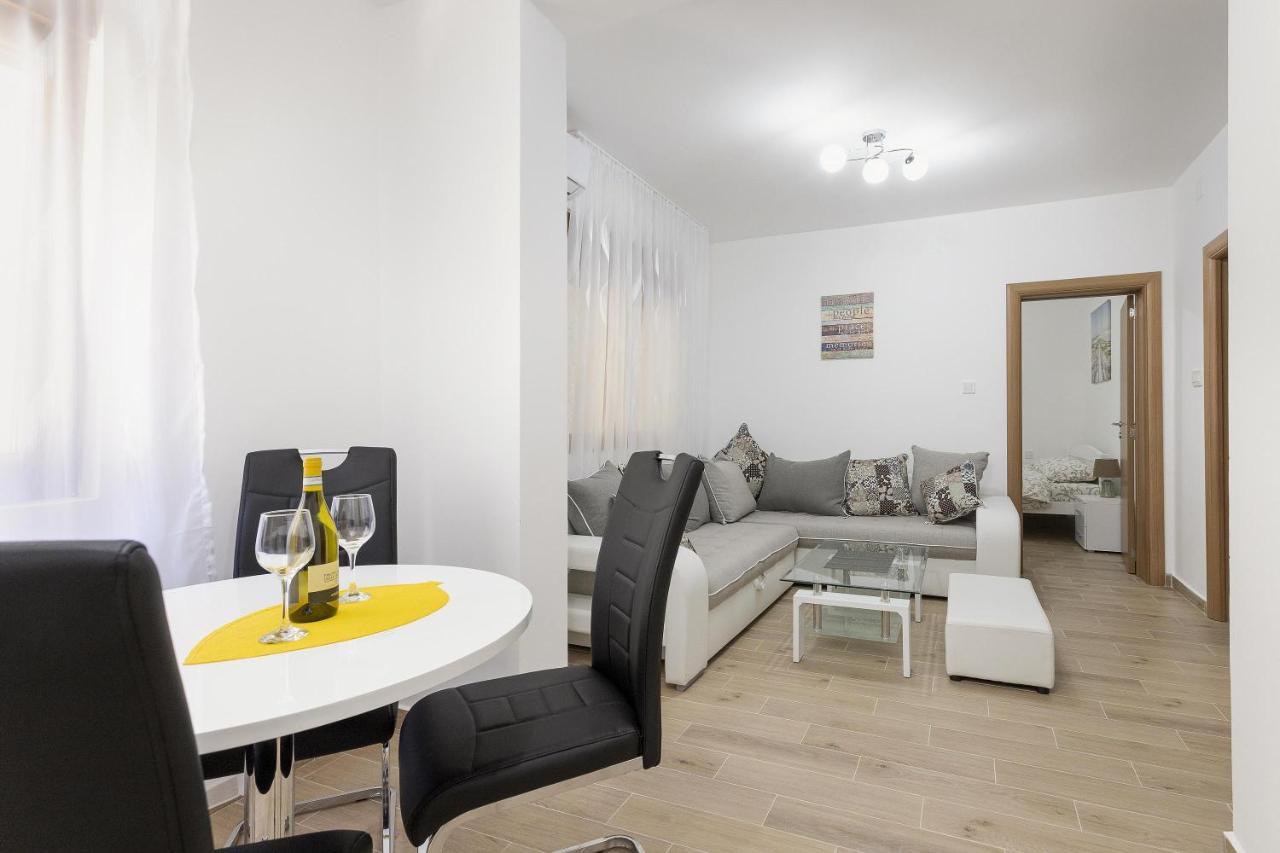 Muo Sea Front Apartments Kotor Luaran gambar