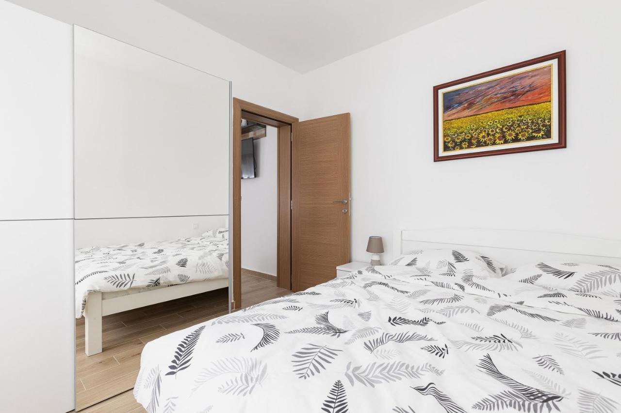 Muo Sea Front Apartments Kotor Luaran gambar