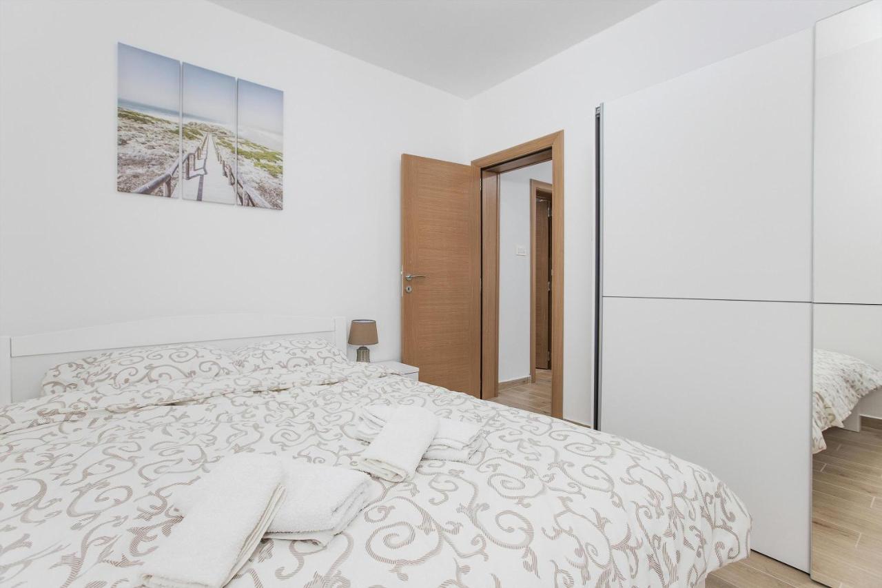 Muo Sea Front Apartments Kotor Luaran gambar