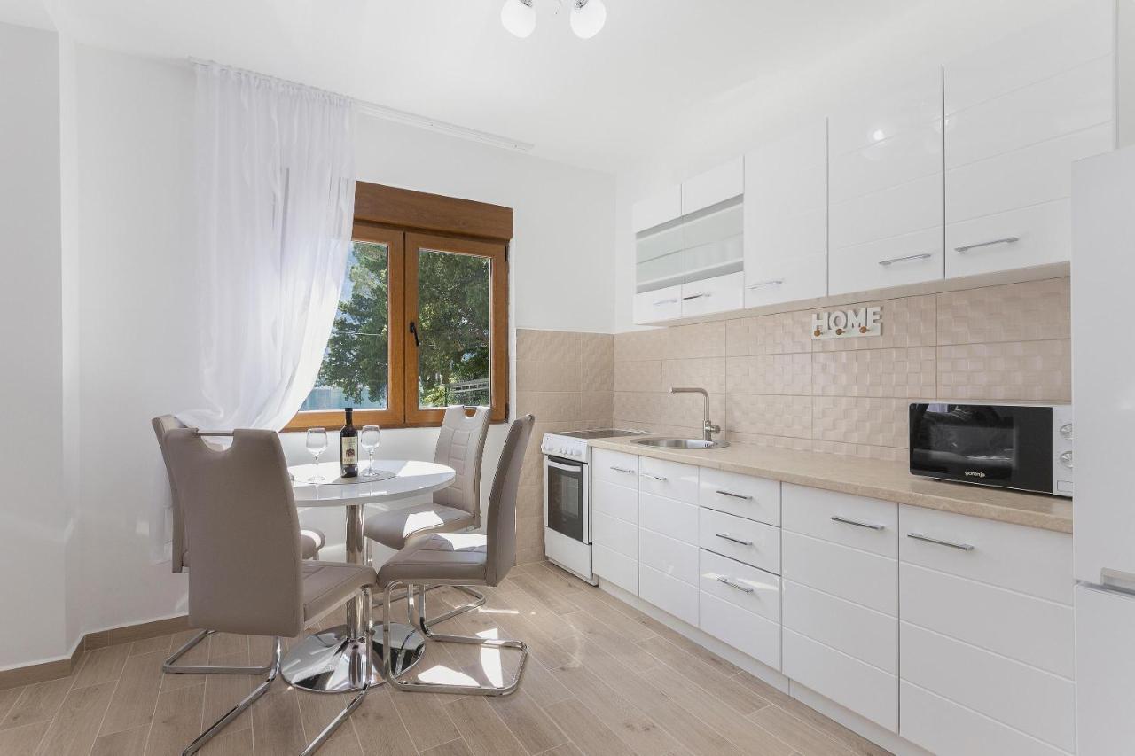 Muo Sea Front Apartments Kotor Luaran gambar