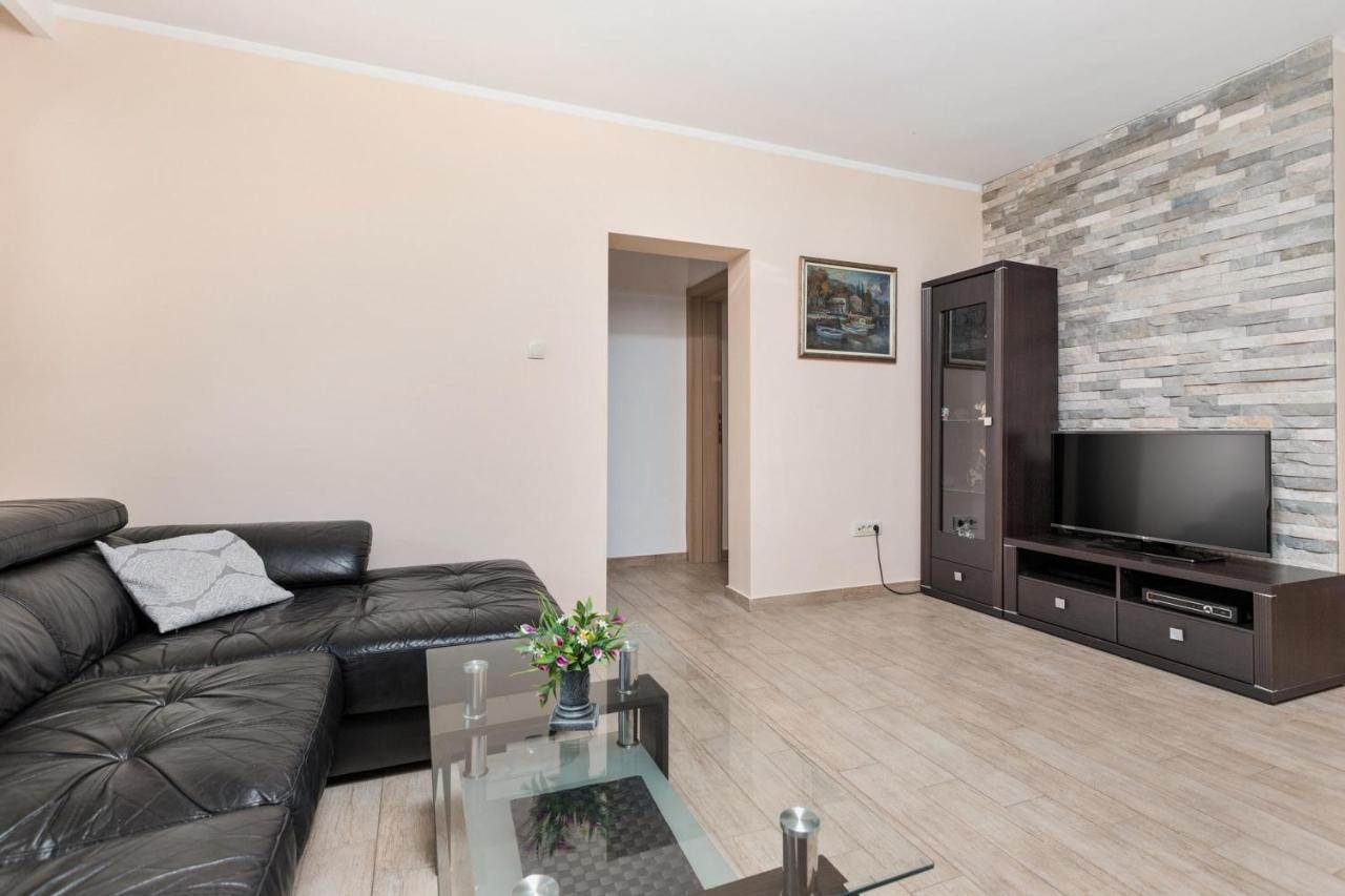 Muo Sea Front Apartments Kotor Luaran gambar