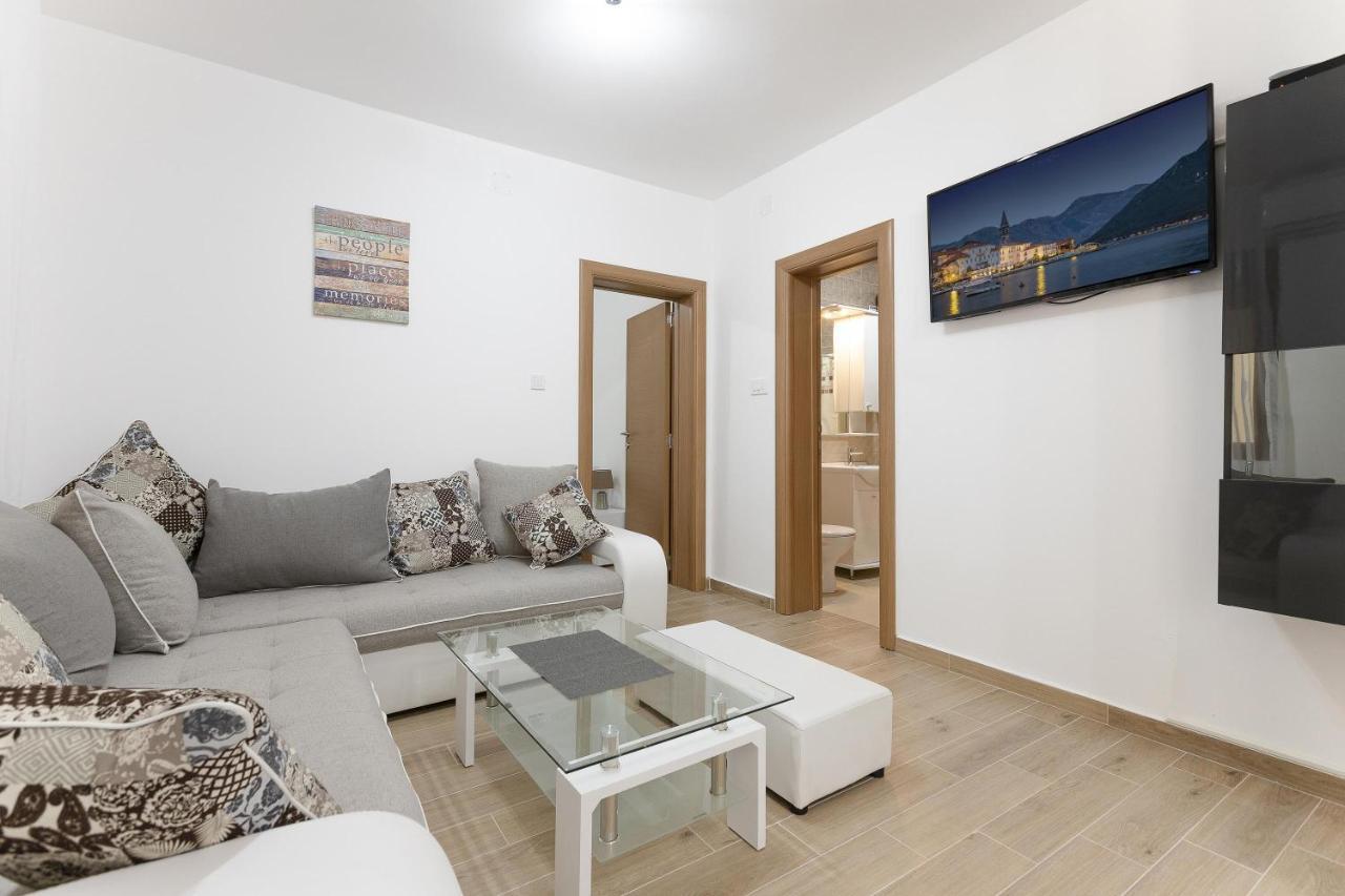 Muo Sea Front Apartments Kotor Luaran gambar