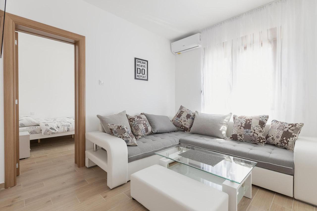 Muo Sea Front Apartments Kotor Luaran gambar